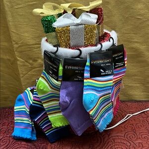🎁6 pcs .Kids' Colorful Striped Socks.NWT